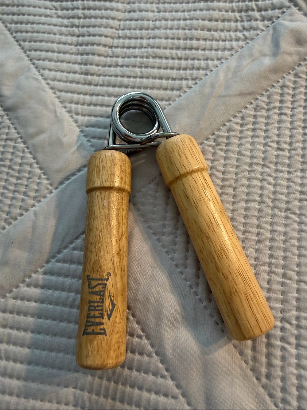 Everlast Wood Hand Grip Strengthener – Light Natural Finish